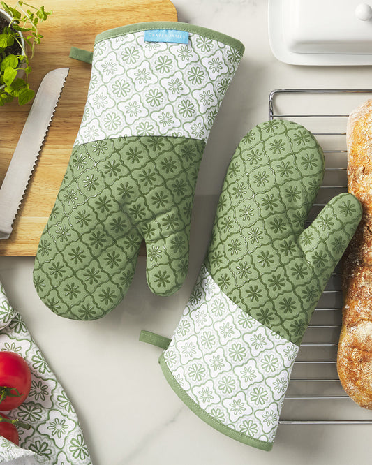 Geometric Floral Silicone Oven Mitt Set in Seafoam | Draper James Best Price