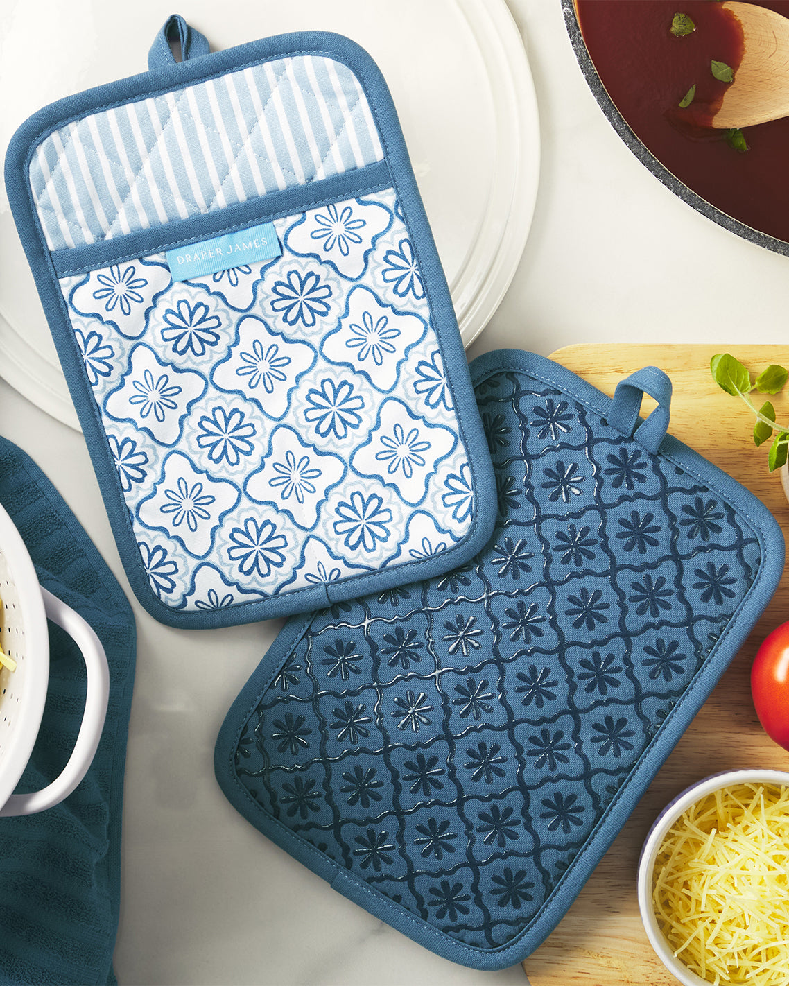 Geometric Floral Pot Holder Set in Blue | Draper James Trusted