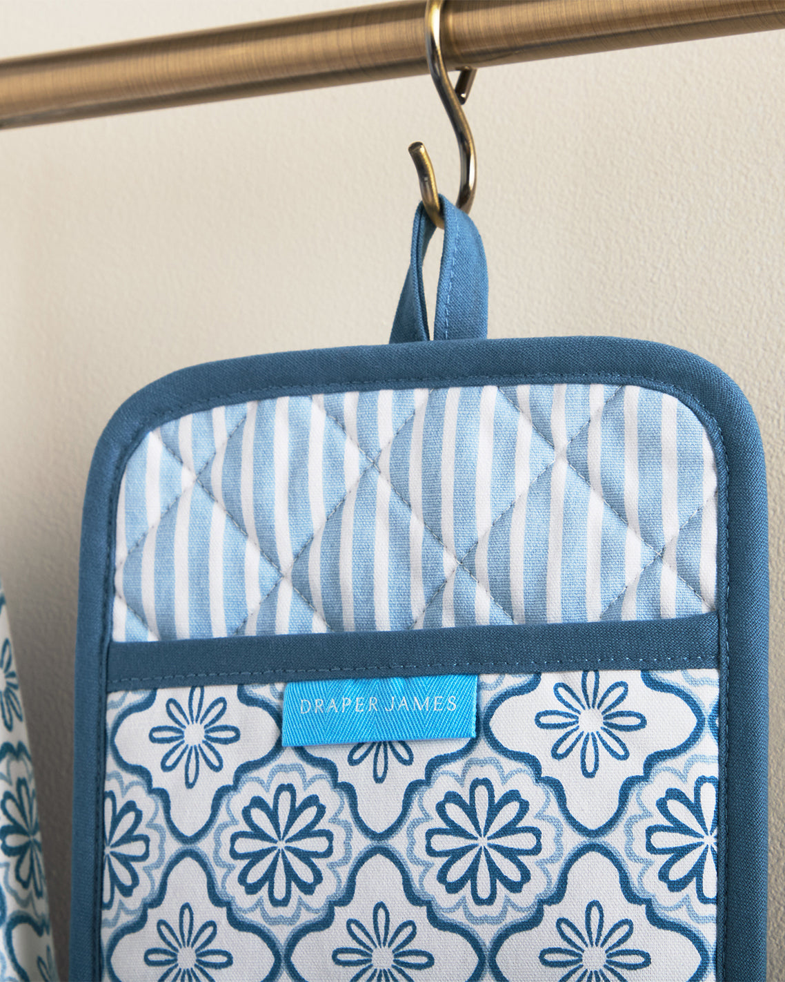 Geometric Floral Pot Holder Set in Blue | Draper James Trusted