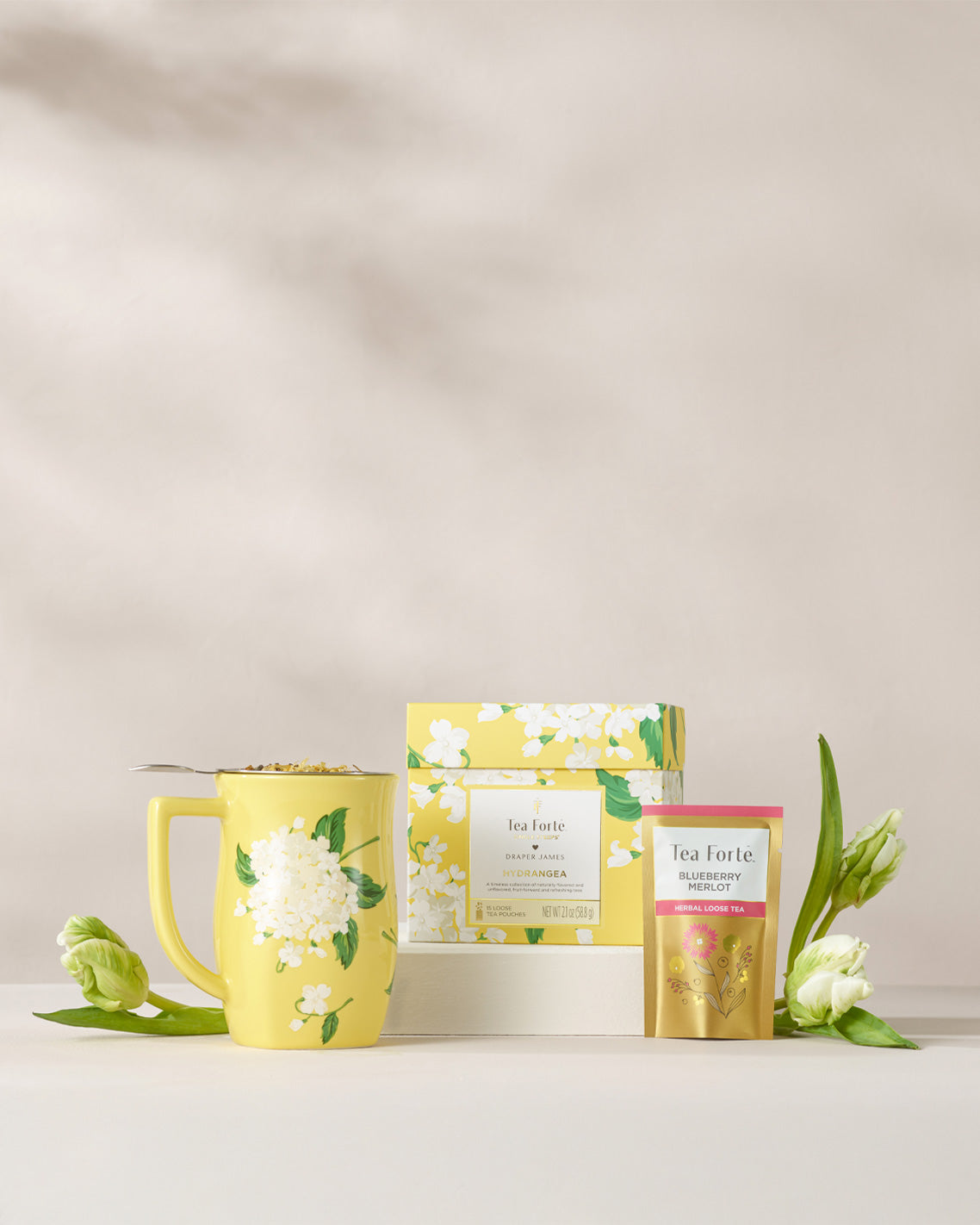 Hydrangea Fiore Steeping Cup with Infuser | Draper James Popular