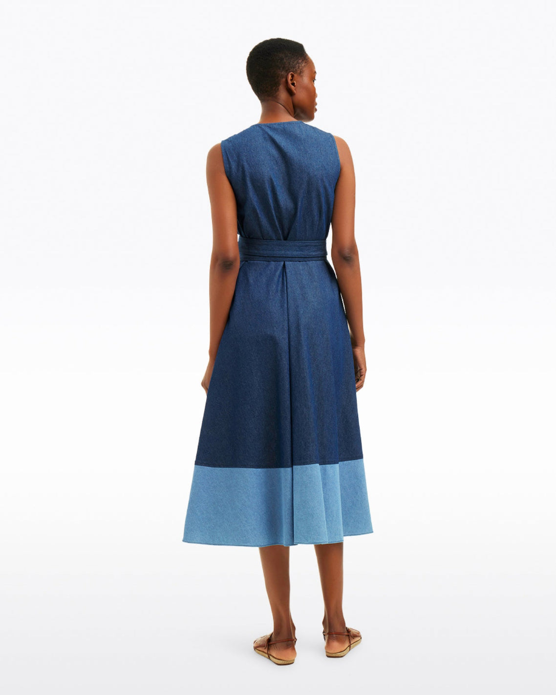 Lorelai Two Tone Sleeveless Wrap Dress in Chambray | Draper James Top Pick
